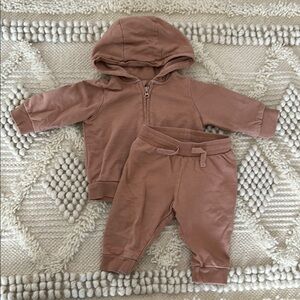 H&M Terracotta Baby Sweatsuit Set